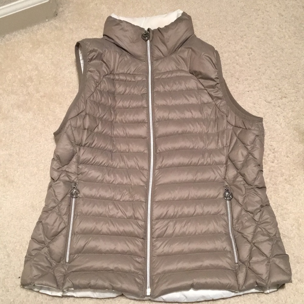 Michael Kors packable down fill vest